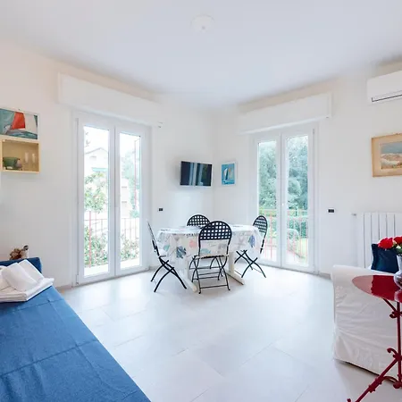Joivy Blissful Flat For 6, Close To The Beach Santa Margherita Ligure Exterior photo