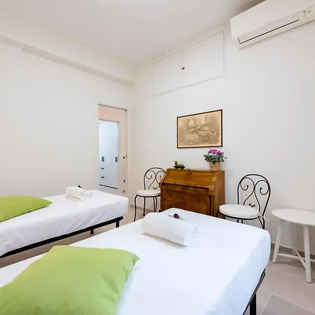 Joivy Blissful Flat For 6, Close To The Beach Santa Margherita Ligure Exterior photo