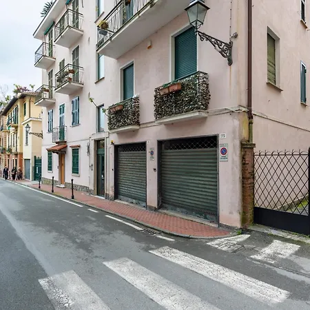 Joivy Blissful Flat For 6, Close To The Beach Santa Margherita Ligure Exterior photo